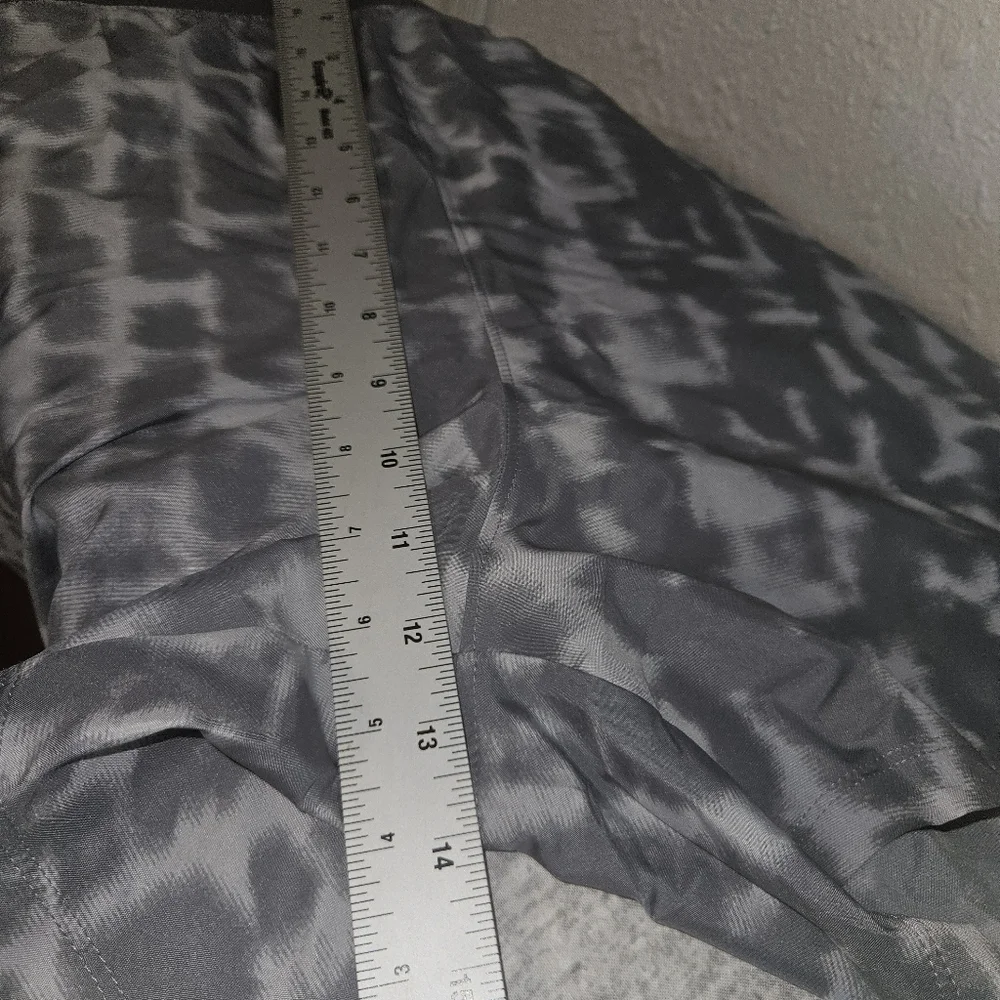 Underarmour 2xl  Workout Shorts Gray - Picture 9 of 10
